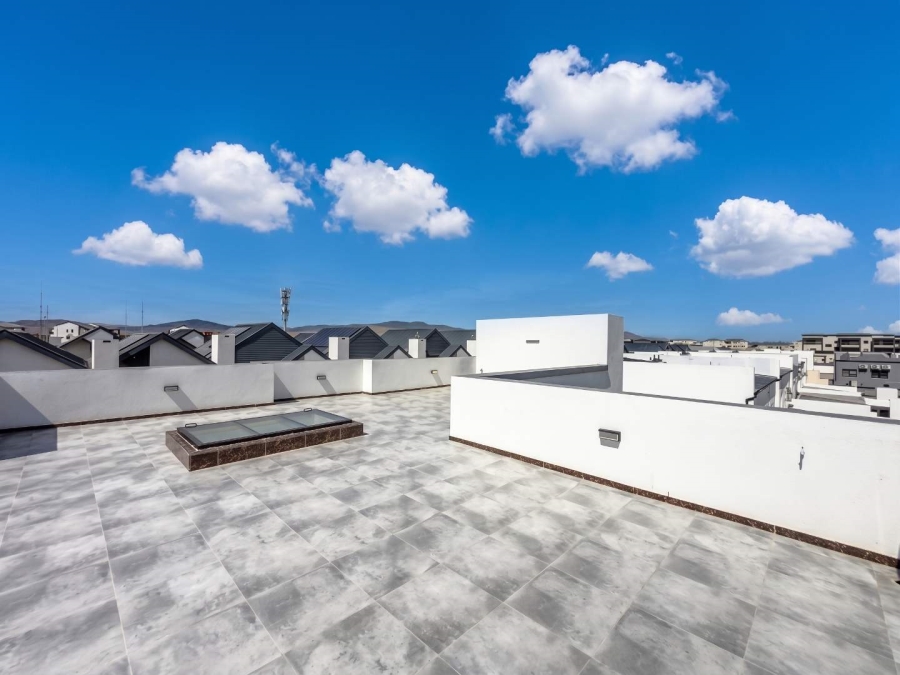 6 Bedroom Property for Sale in Sandown Western Cape